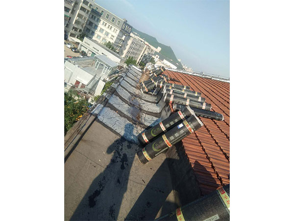 瓦房防水